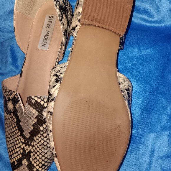 Steve Madden snake skin flats - Picture 2 of 2
